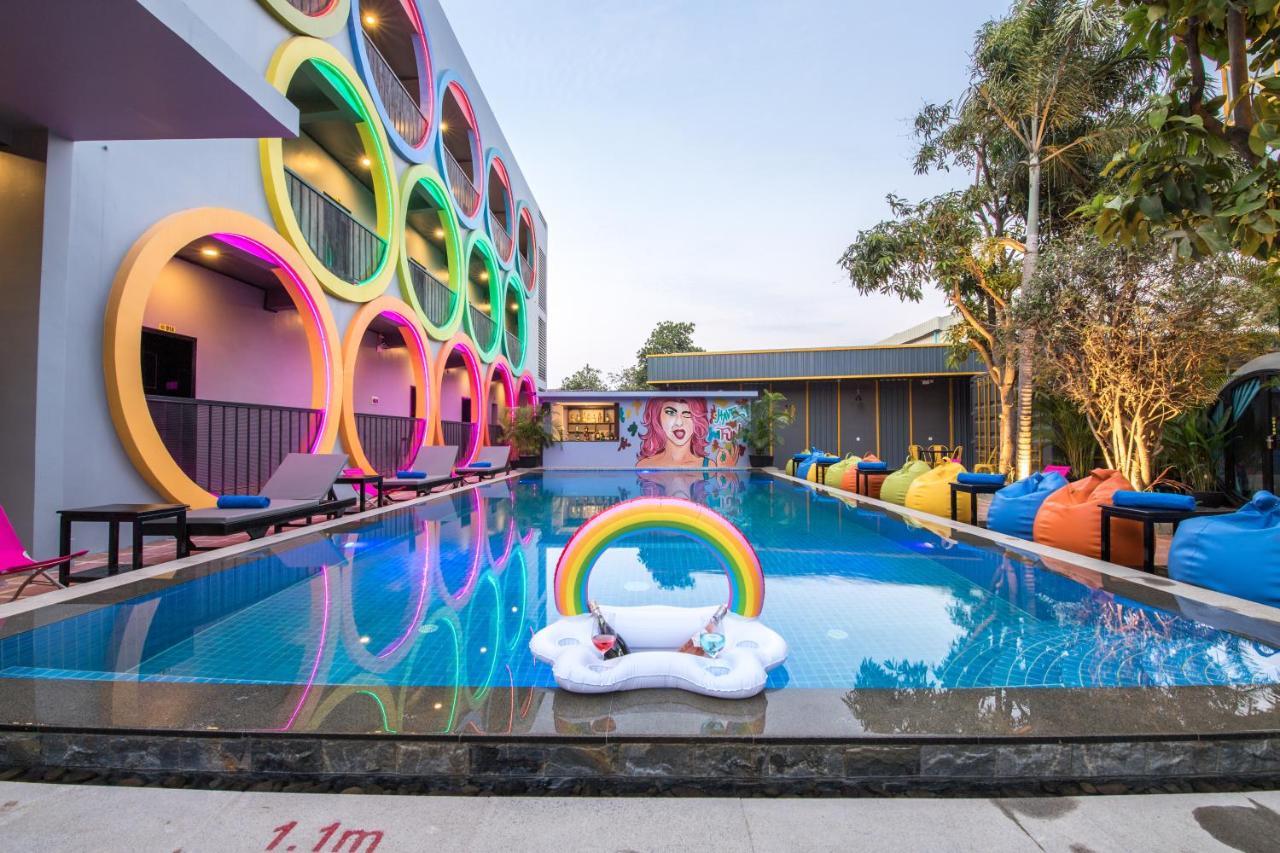 White Rabbit Hostel Siem Reap Exterior foto